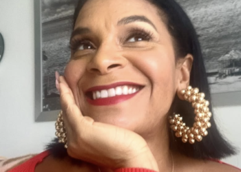 Teedra Moses - Baller Alert Teedra Moses Claps Back and Threatens Fan Over Criticism of Her R. Kelly Praise